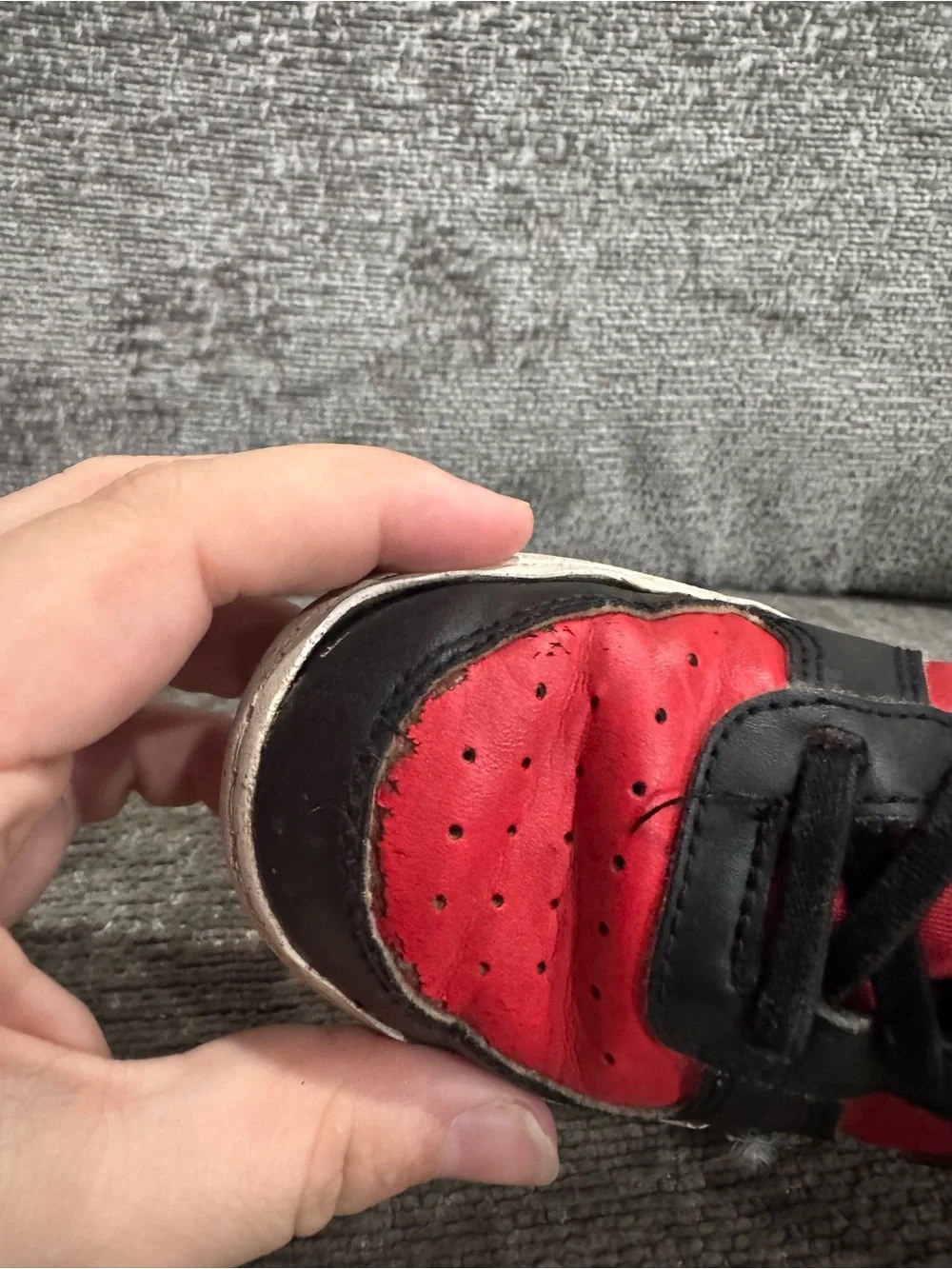 Nike Kids Black and Red Low-Top Sneakers with Velcro Strap Size 10C